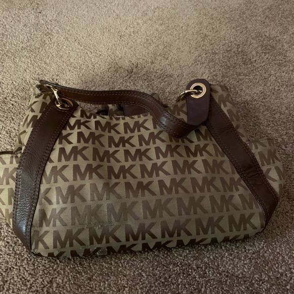 Michael Kors handbag - Picture 2 of 5